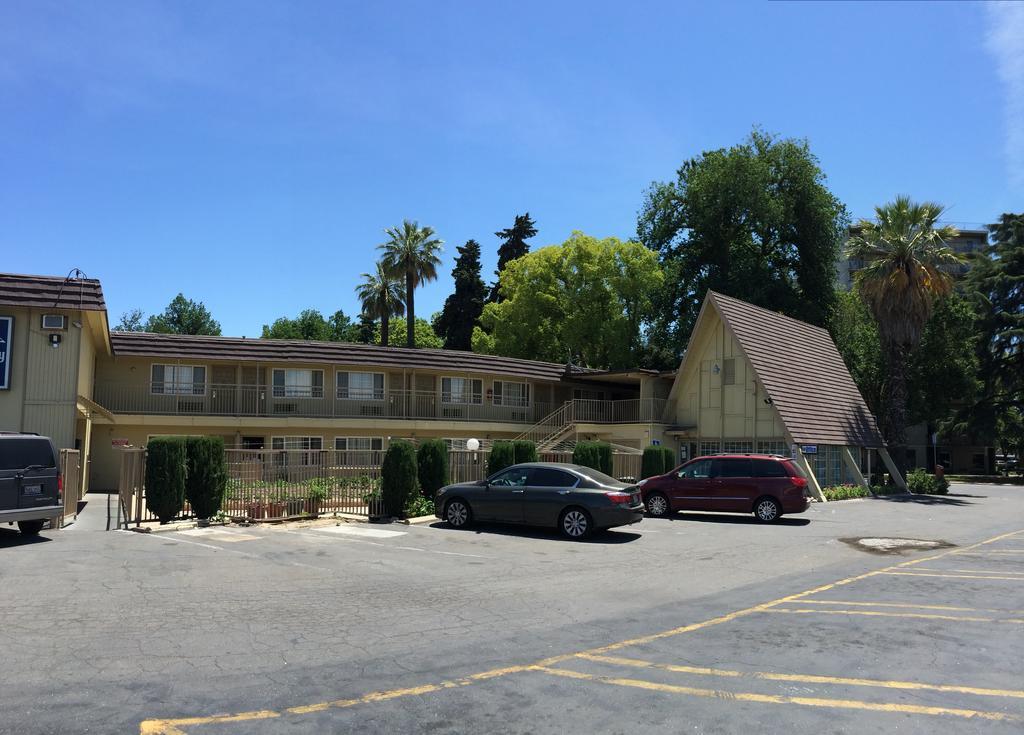 Discovery Inn Modesto Dış mekan fotoğraf